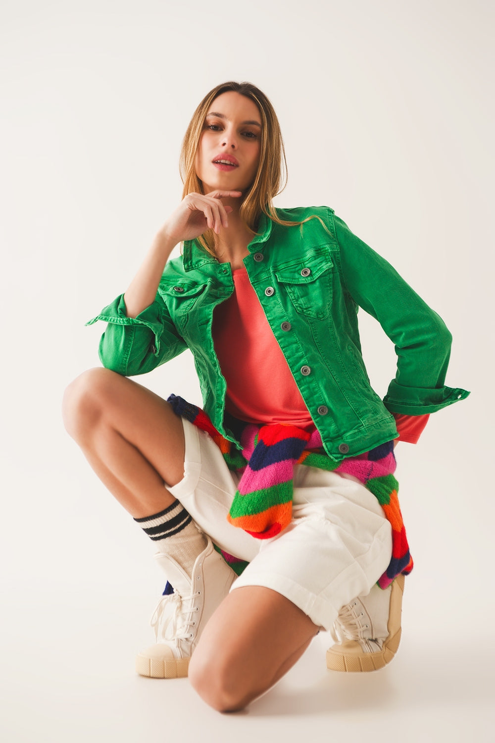 Q2 Chaqueta vaquera de corte slim en verde