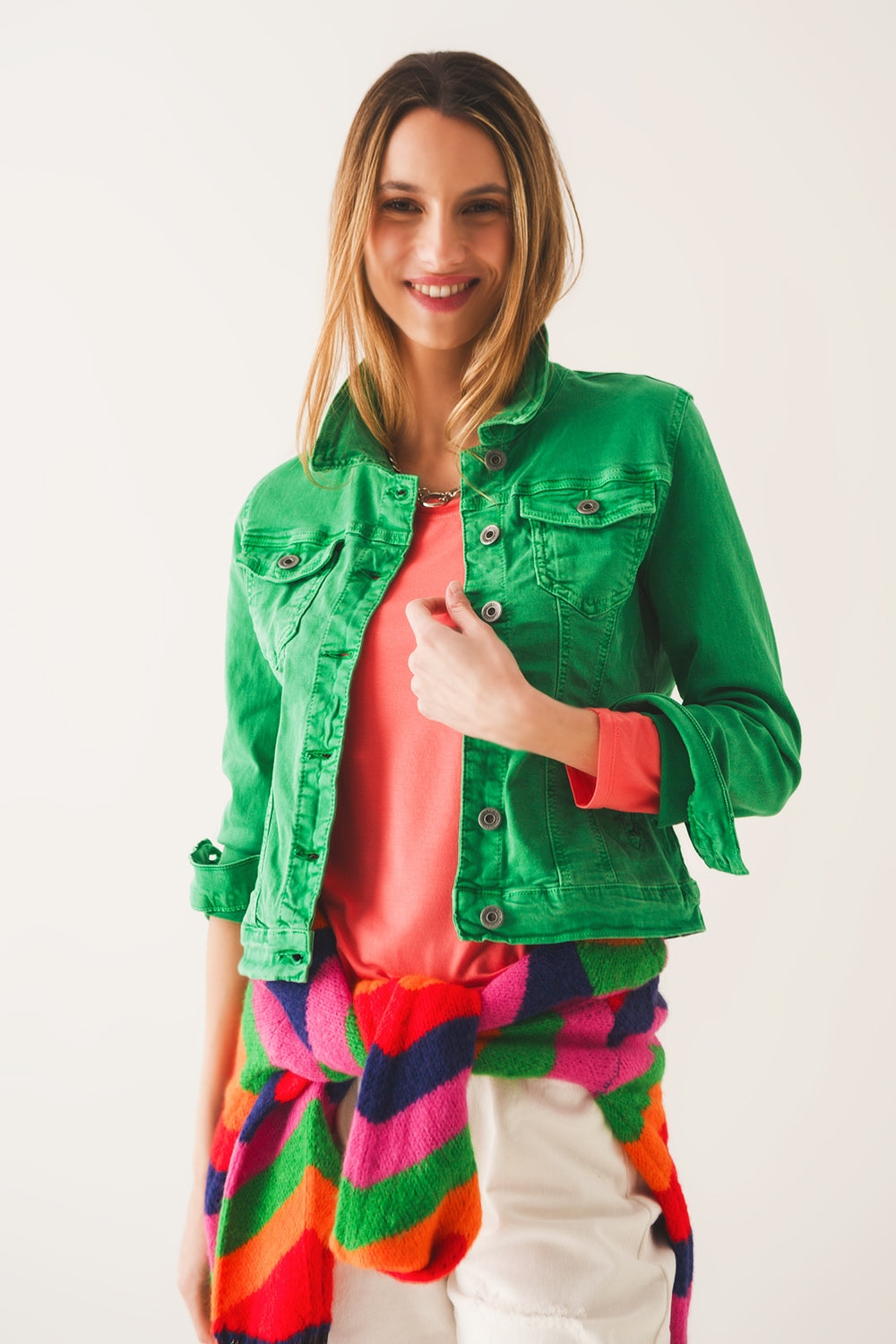 Chaqueta vaquera de corte slim en verde