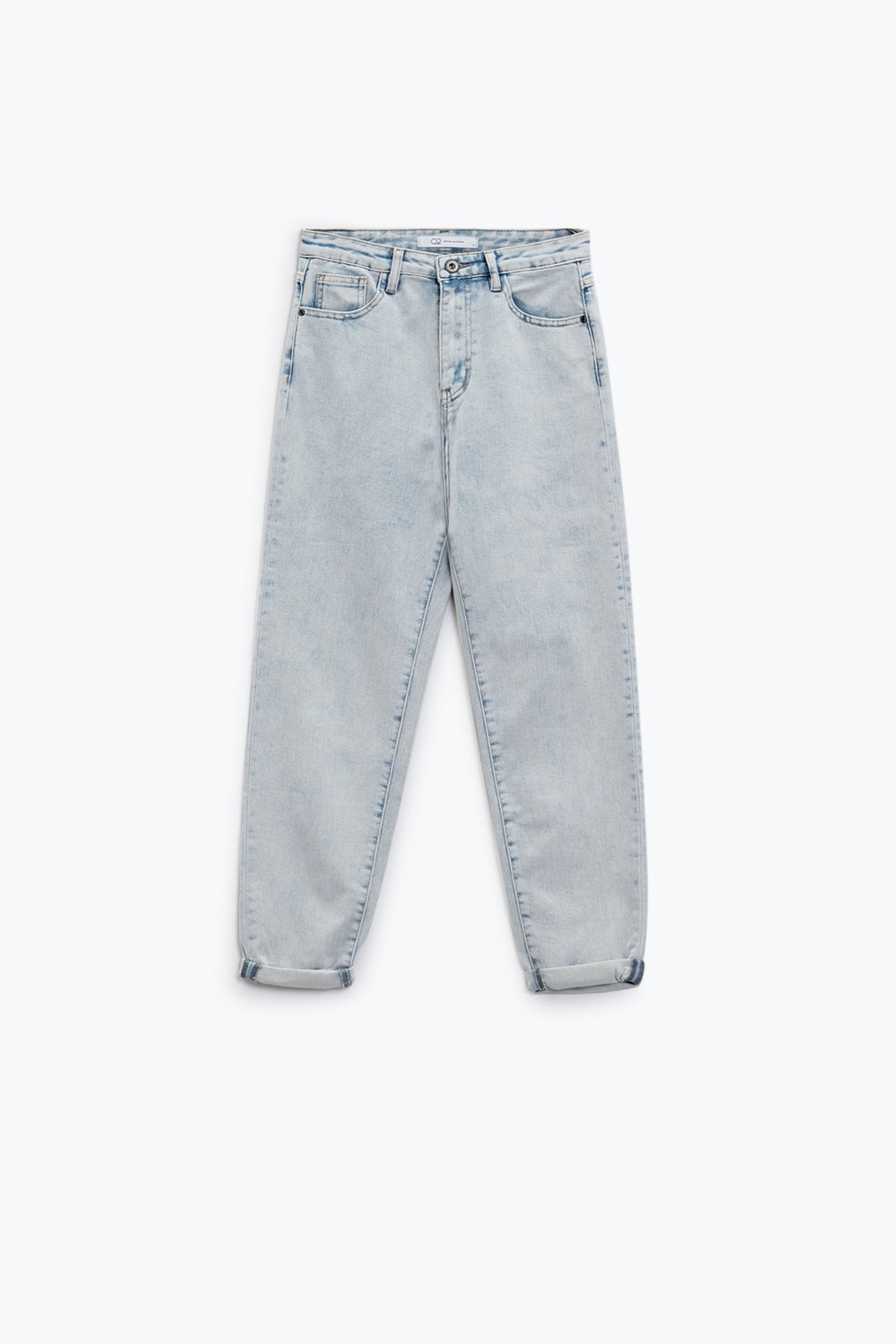 Cinco bolsillos mom jeans efecto lavado con dobladillo doblado