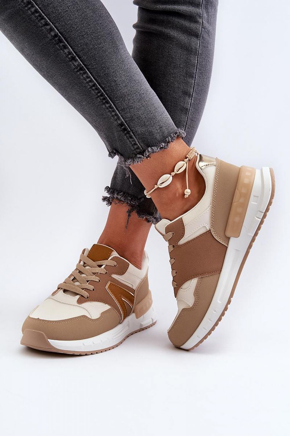 Zapatillas Deportivas de Mujer en Tonos Beige