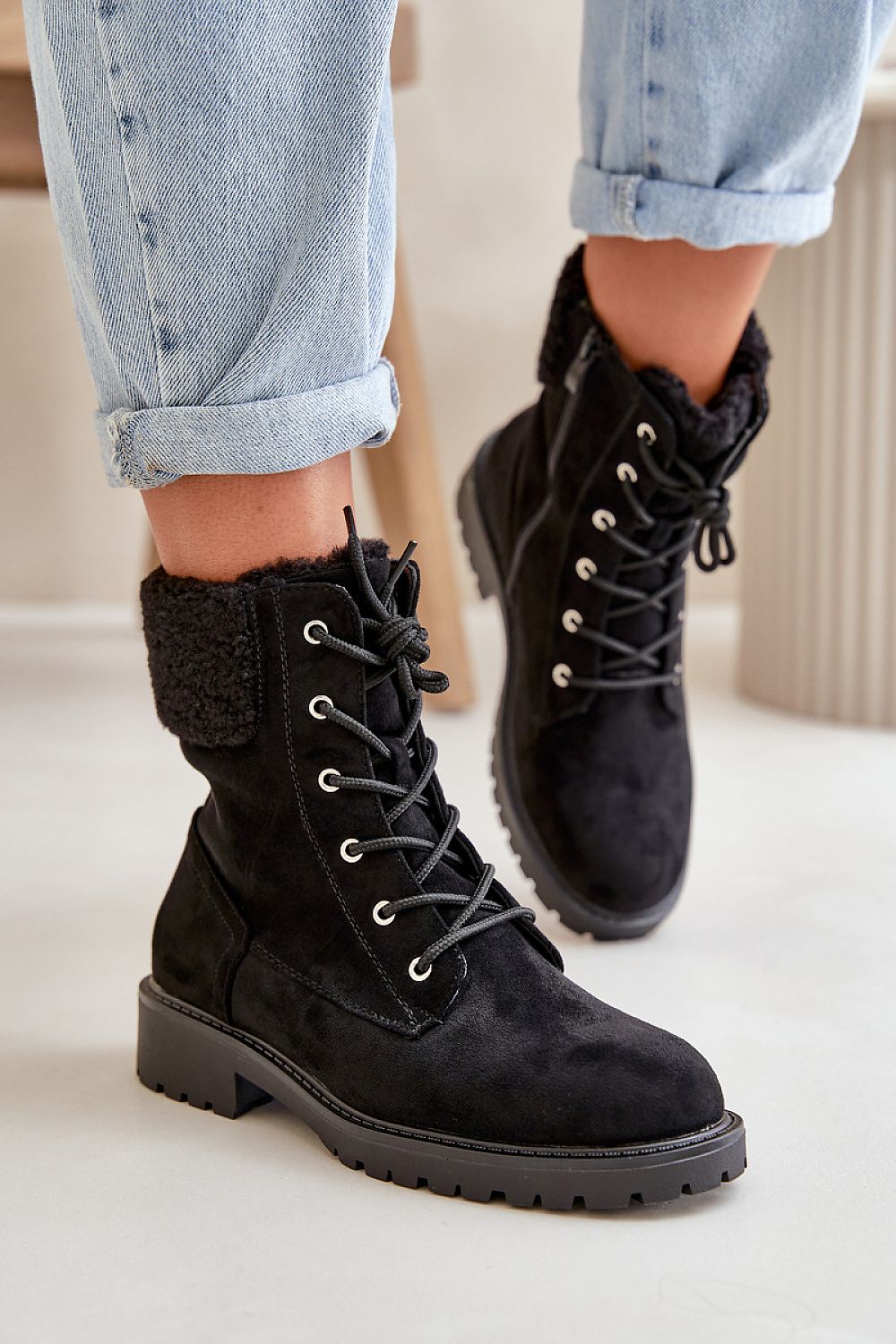 Botines de Ante en color negro para mujer - Moda urbana