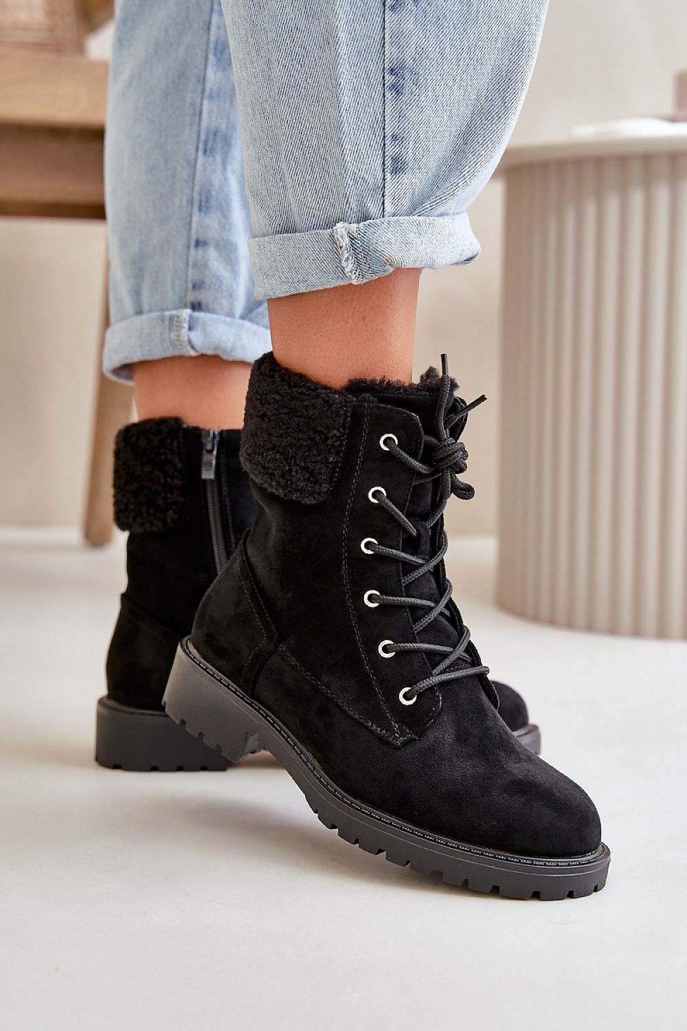 Botines de Ante en color negro para mujer - Moda urbana