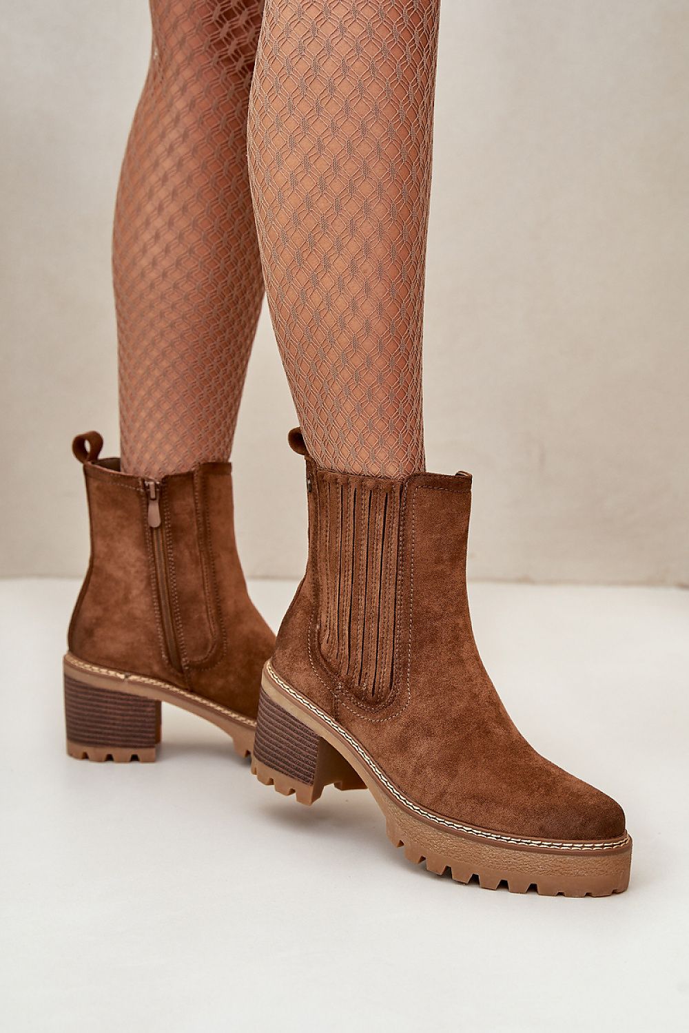 Botines de tacón en ante marrón