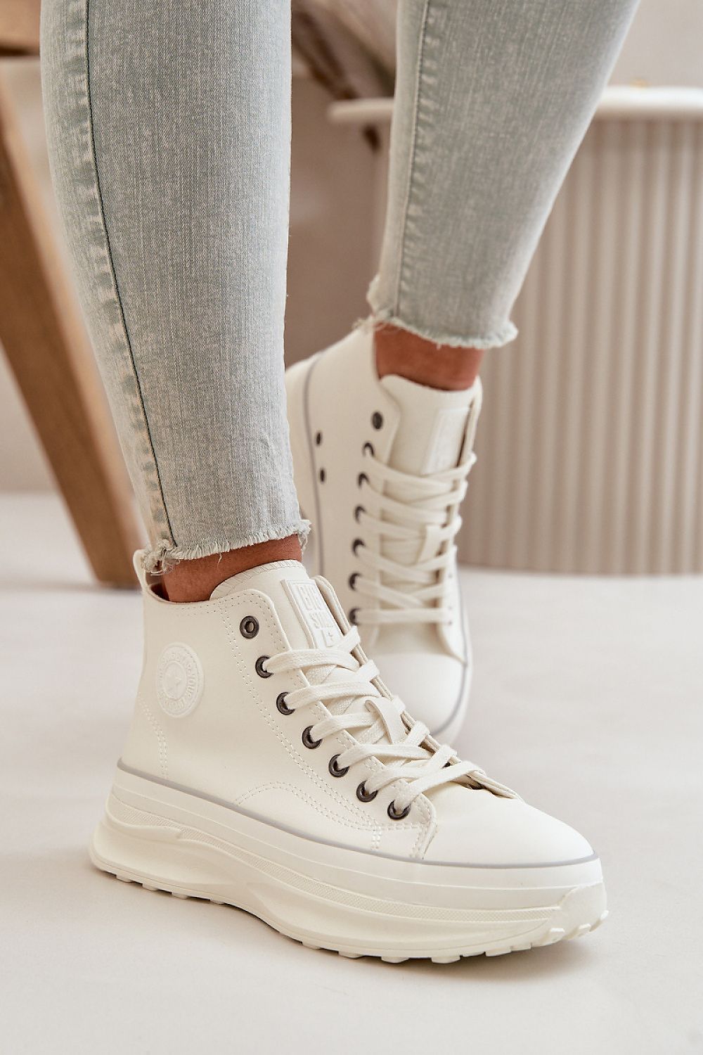 Sneakers Big Star tipo bota en color blanco para mujer con plataforma