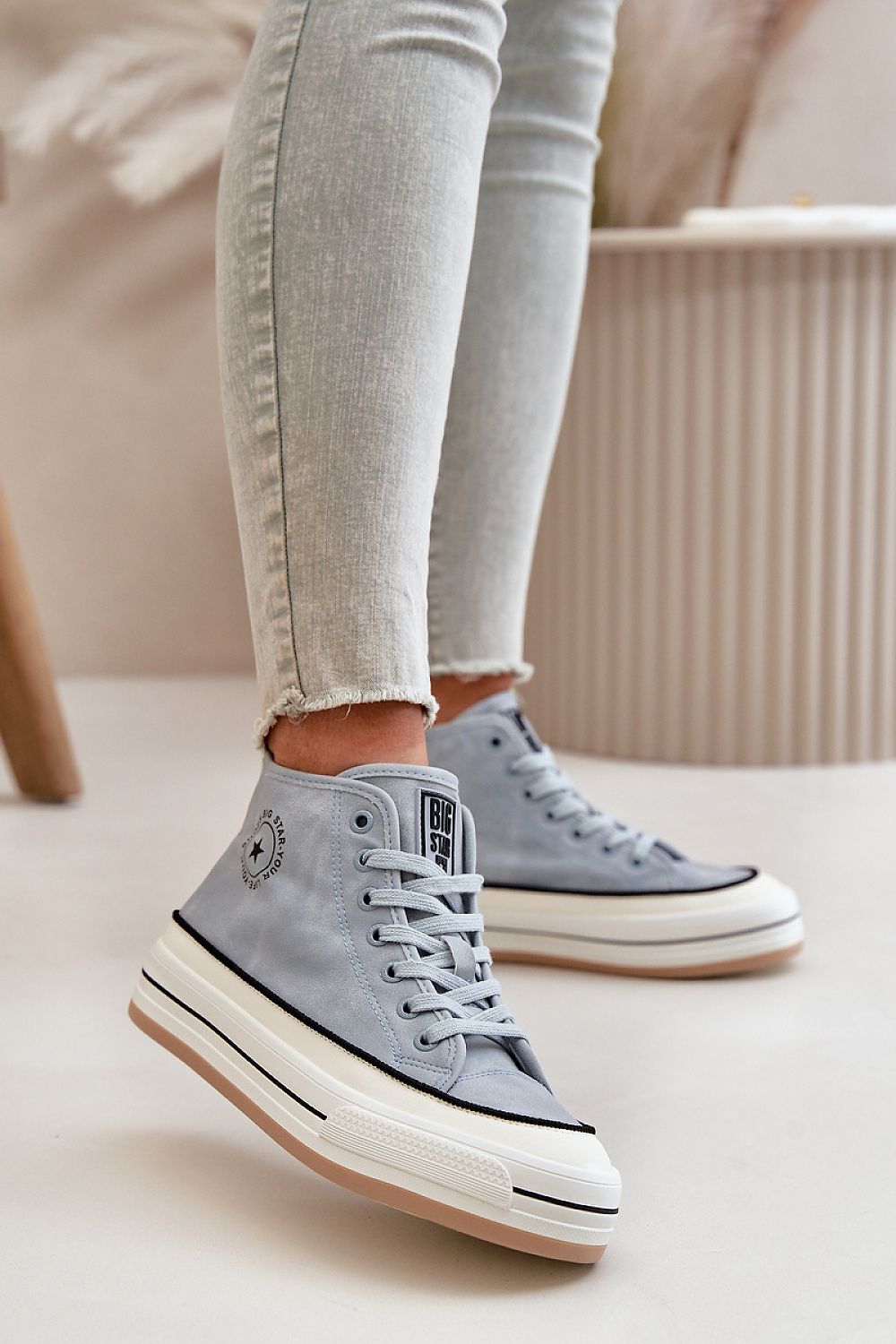 Sneakers Big Star en tono azul efecto terciopelo