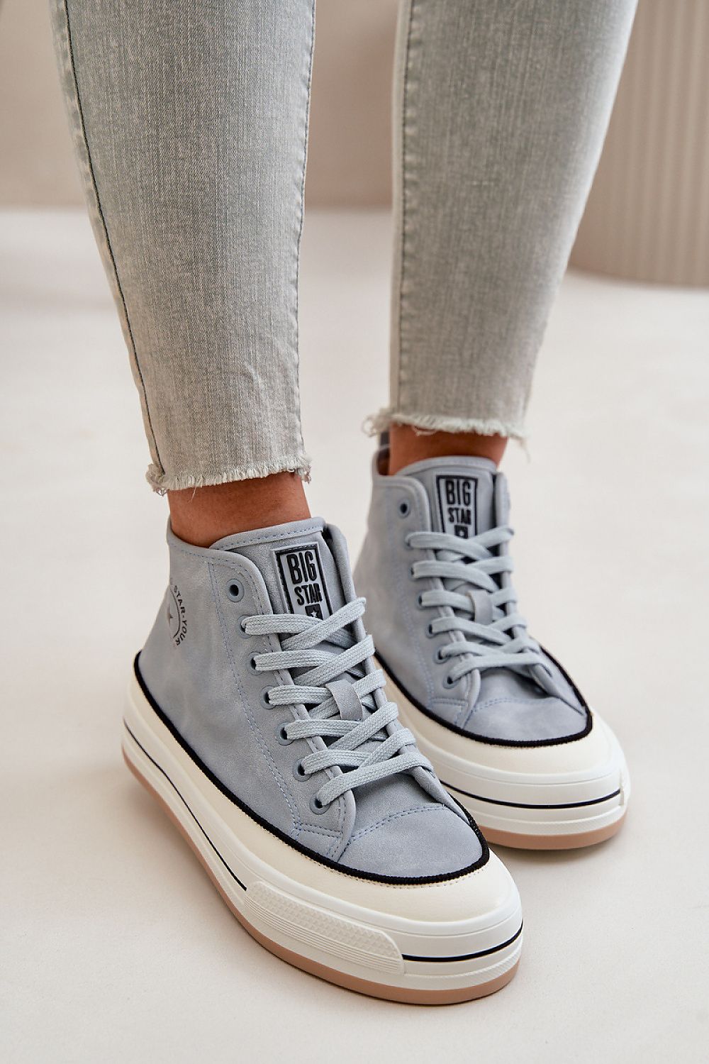 Sneakers Big Star en tono azul efecto terciopelo
