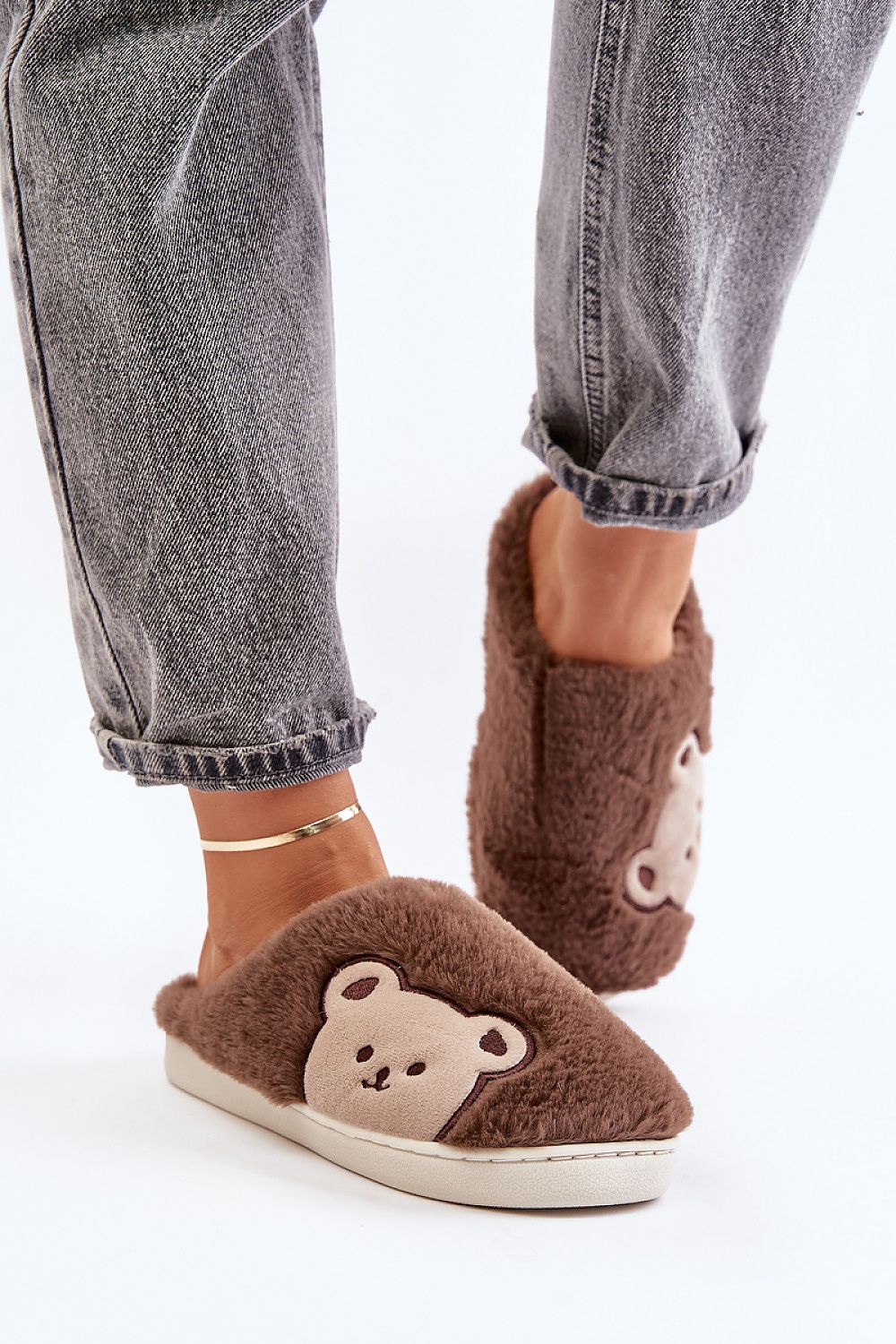 Slippers para mujer en color marrón de Peluche - Calidez de oso