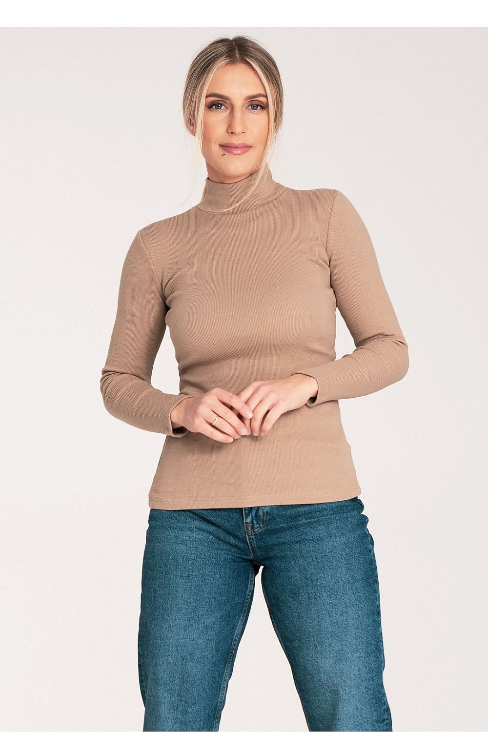 Sueter Cuello Alto Camel