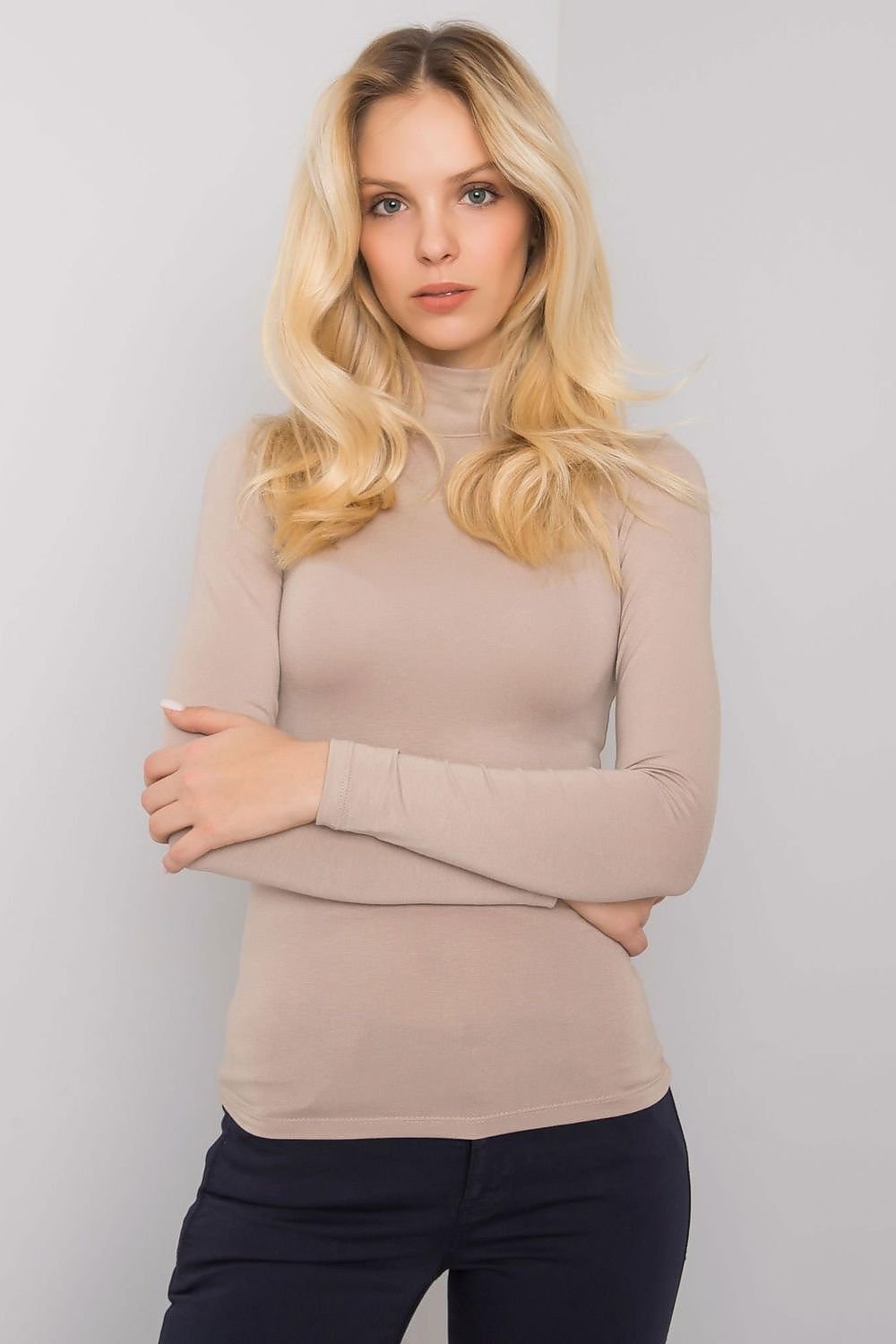 Top Cuello Alto en color beige - Otoño Invierno