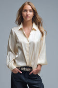 Q2 Elegante camisa beige claro de seda satinada