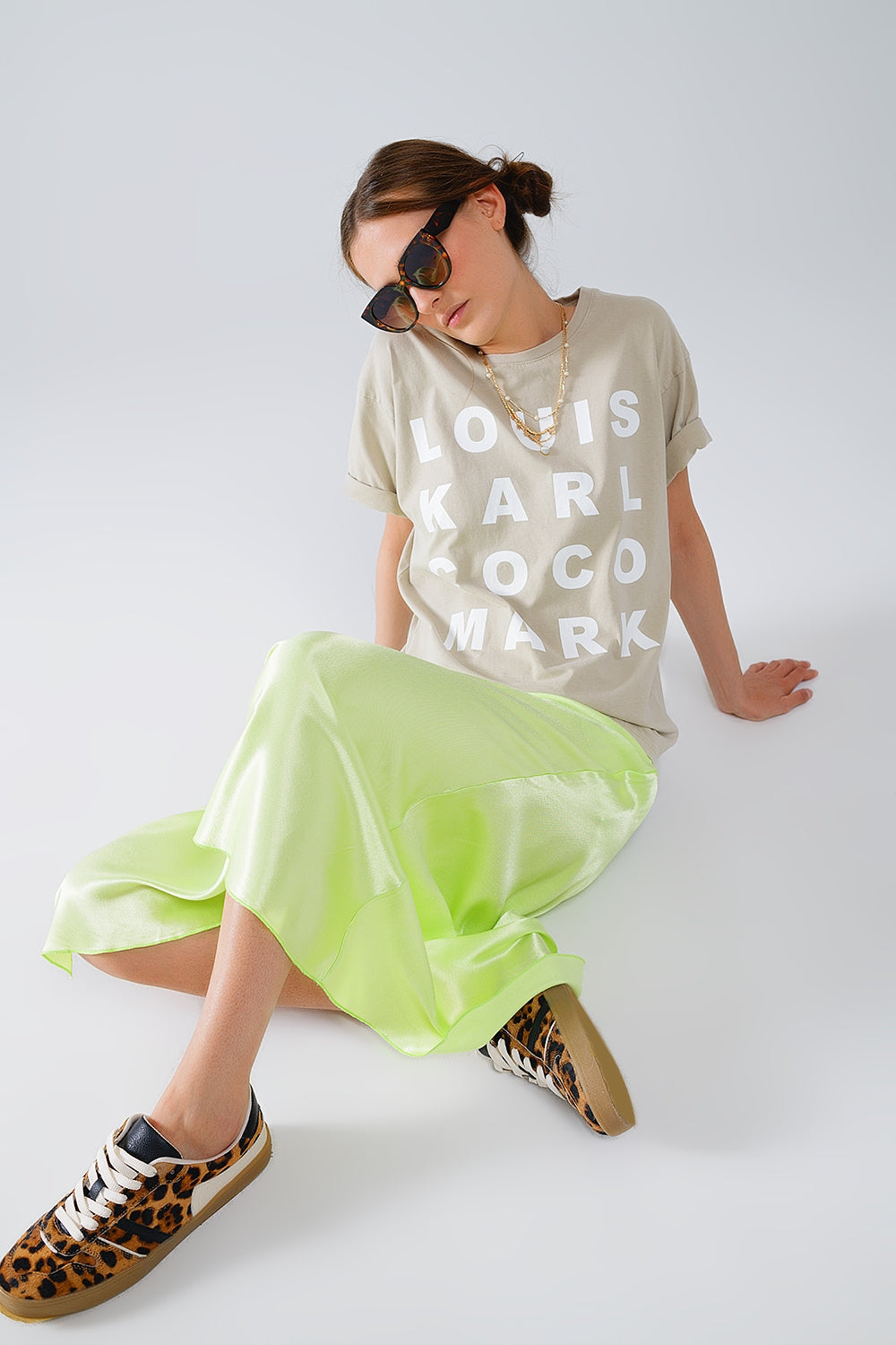 Q2 Falda de seda maxi lima con abertura lateral