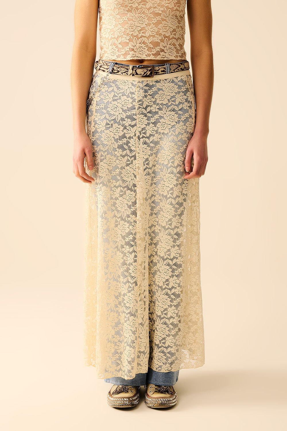 Q2 Falda maxi de encaje beige con diseño floral