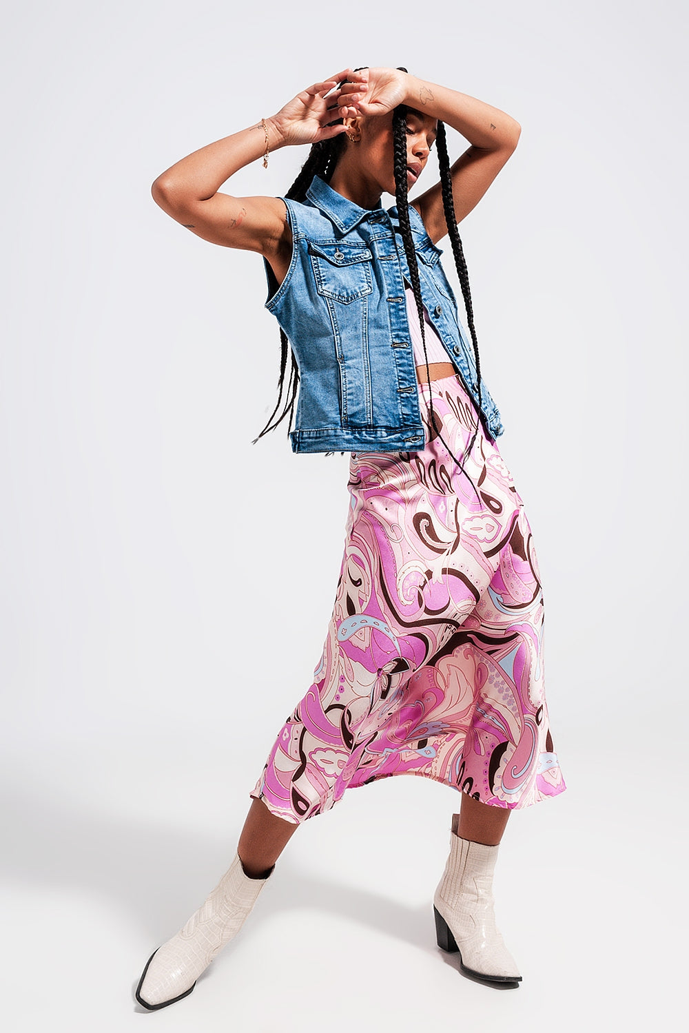 Falda midi con estampado abstracto rosa