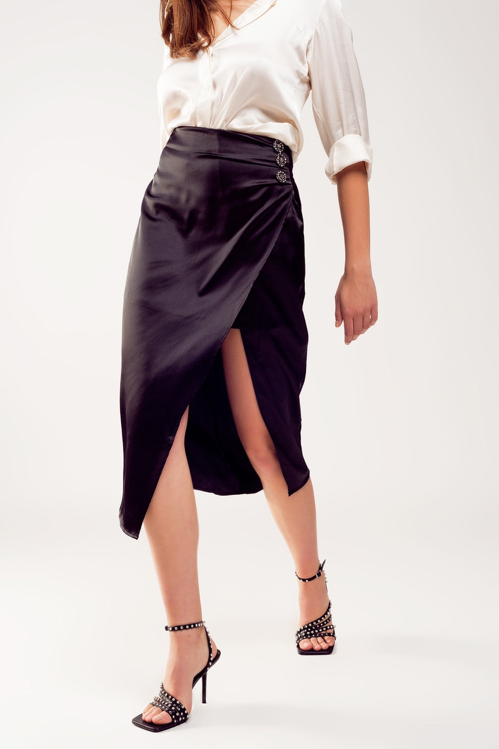 Falda midi negro con abertura delantera