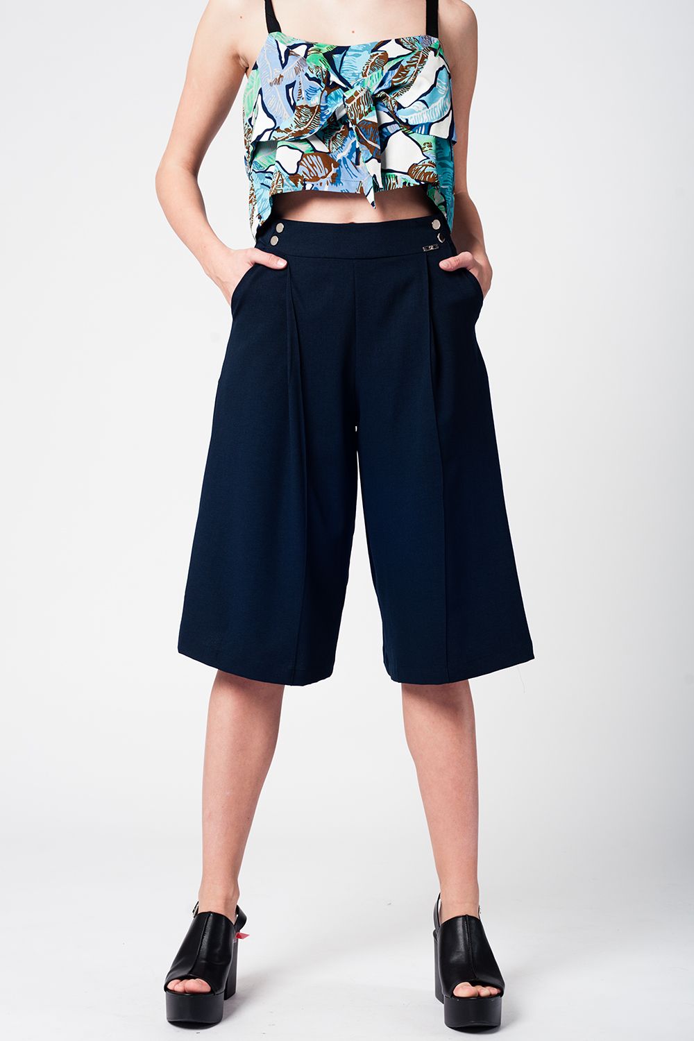 Falda pantalón navy con botones de plata