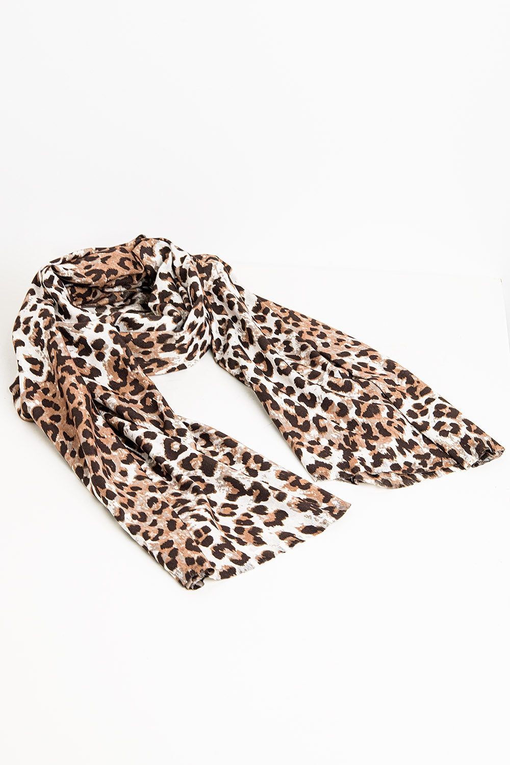 Fino pañuelo tejido con estampado de leopardo en marrón