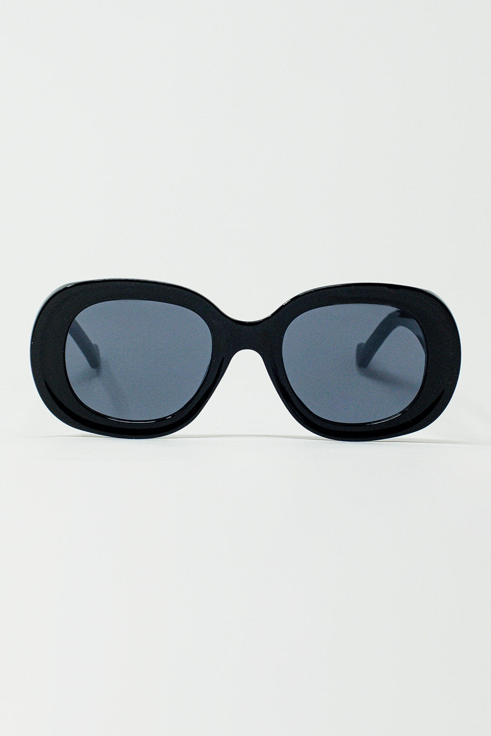 Gafas de sol circulares y grandes en negro
