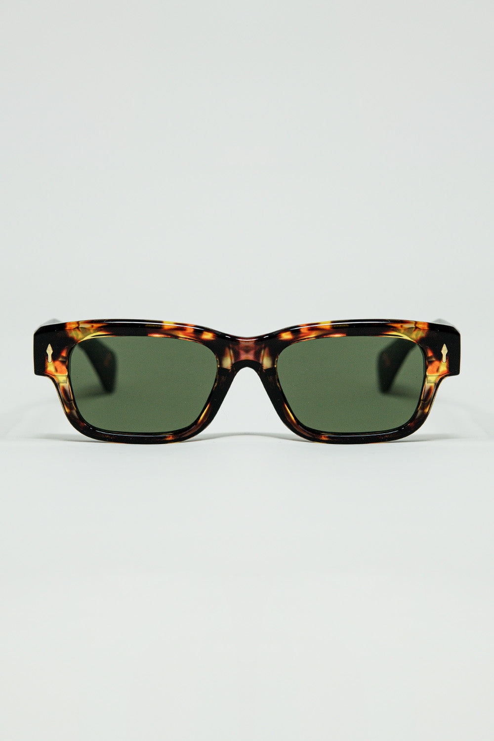 Q2 Gafas de sol color ámbar con lentes ovaladas de color verde oscuro