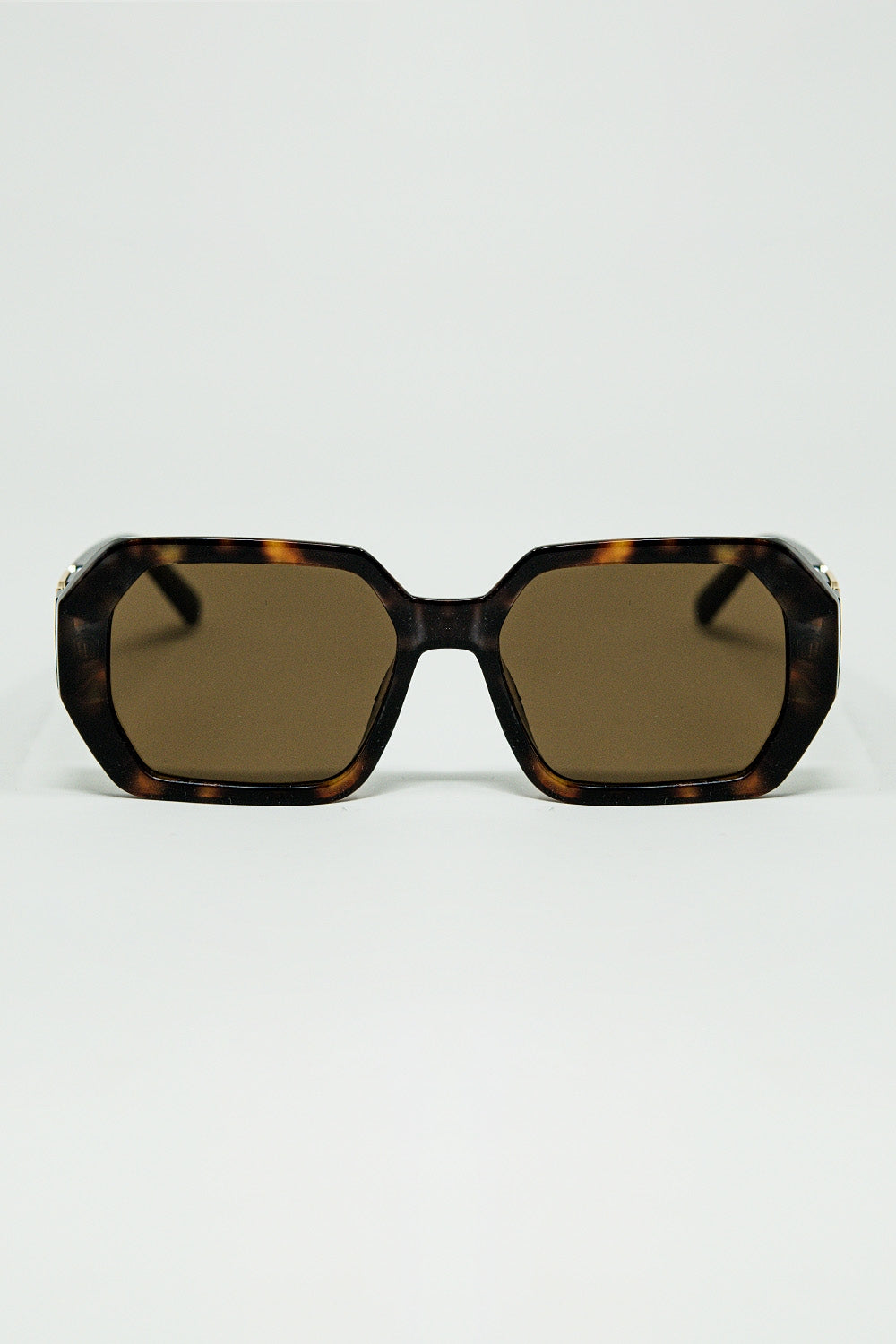 Q2 Gafas de sol con forma de diamante en color Ember con lentes tintadas en carey
