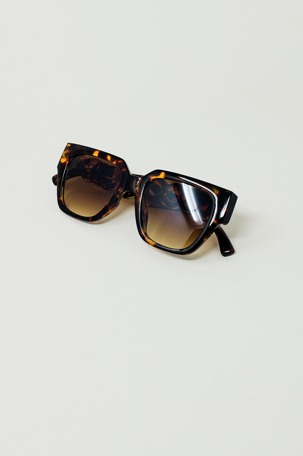 Gafas de sol con forma extra grandes en carey antiguo marron