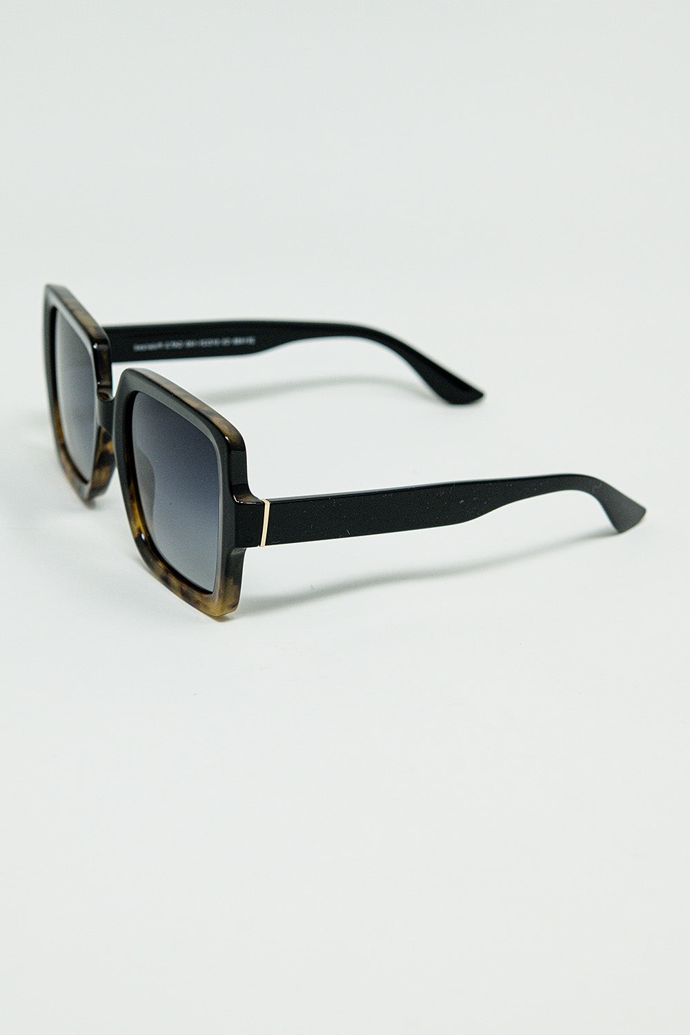 Gafas de sol con montura con estampado degradado y patillas negras