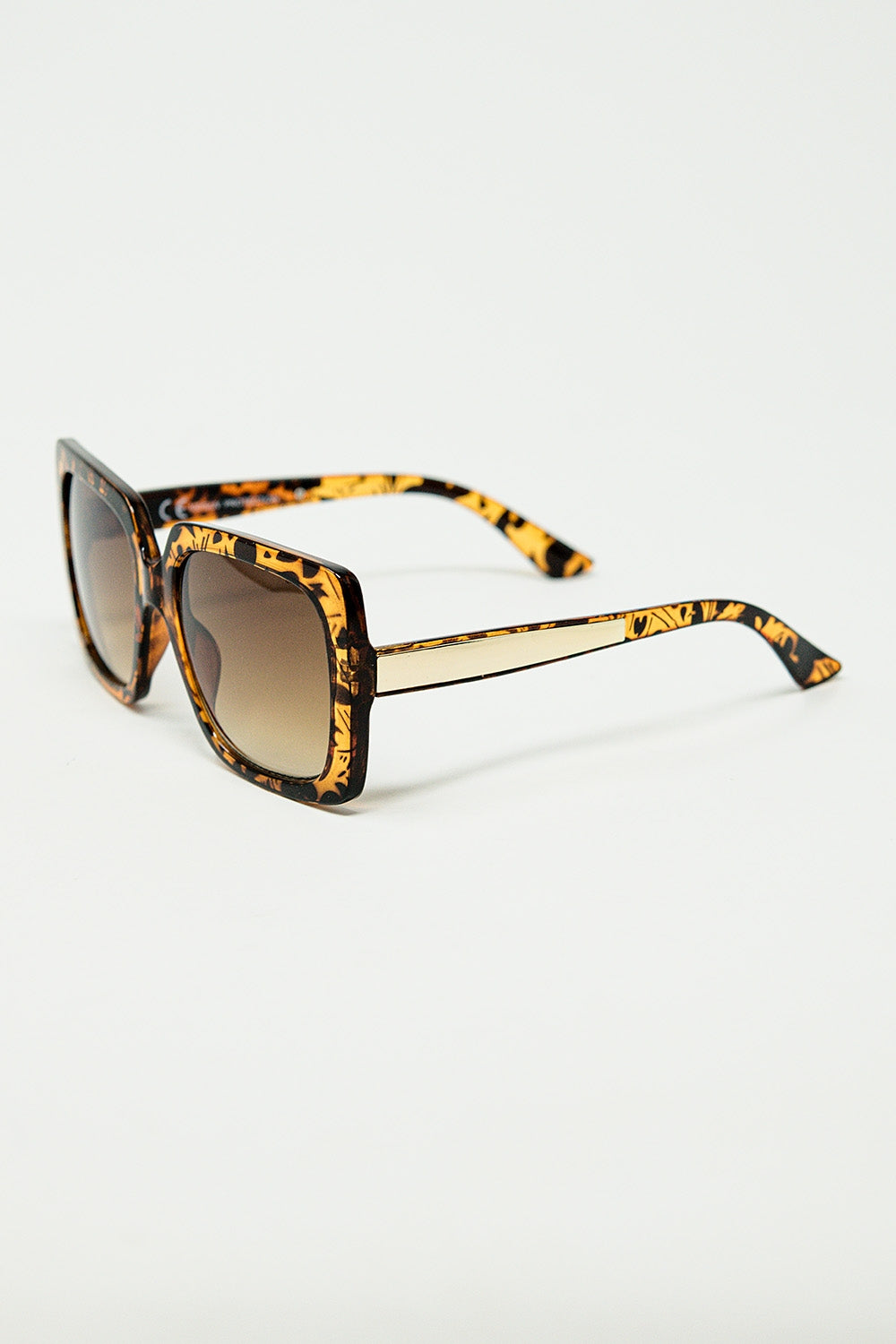 gafas de sol con montura cuadrada animal print