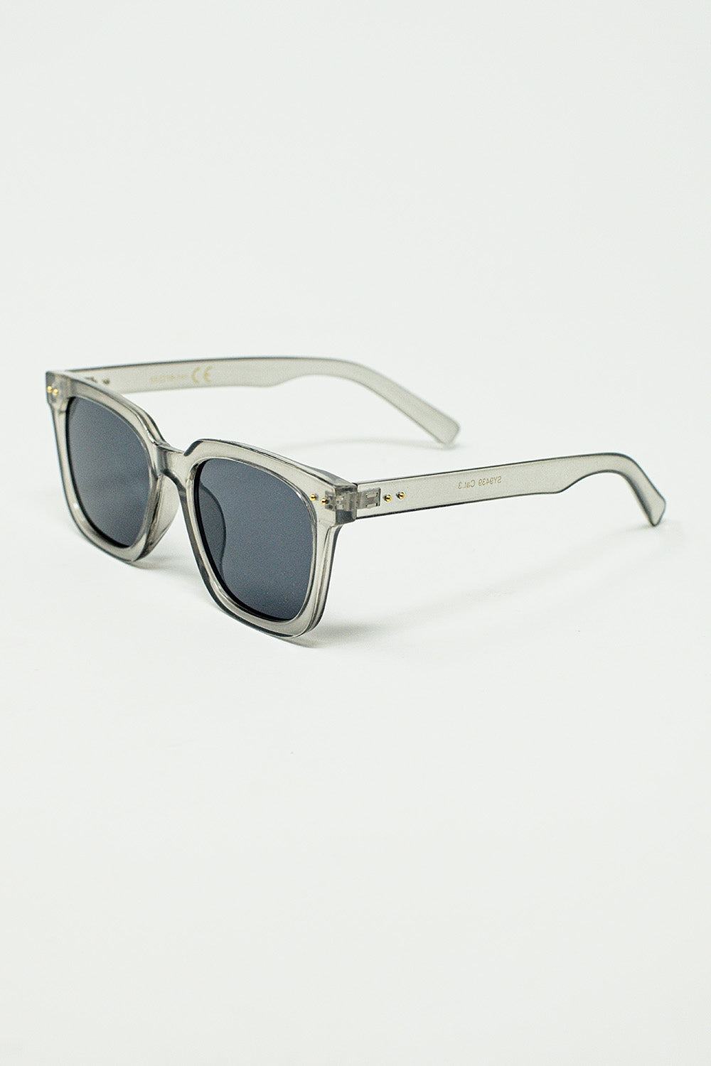 Gafas de sol con montura cuadrada biselada en gris