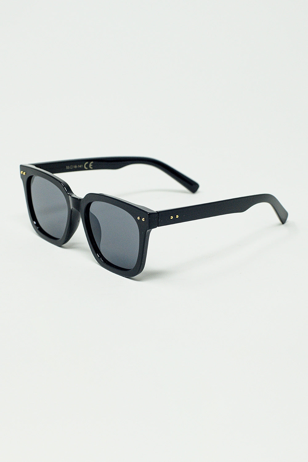 Gafas de sol con montura cuadrada biselada en negro