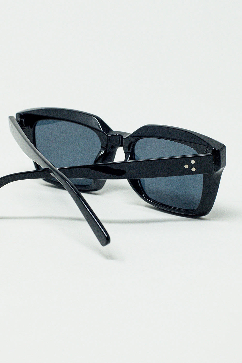 Gafas de sol con montura cuadrada gruesa y estilo retro