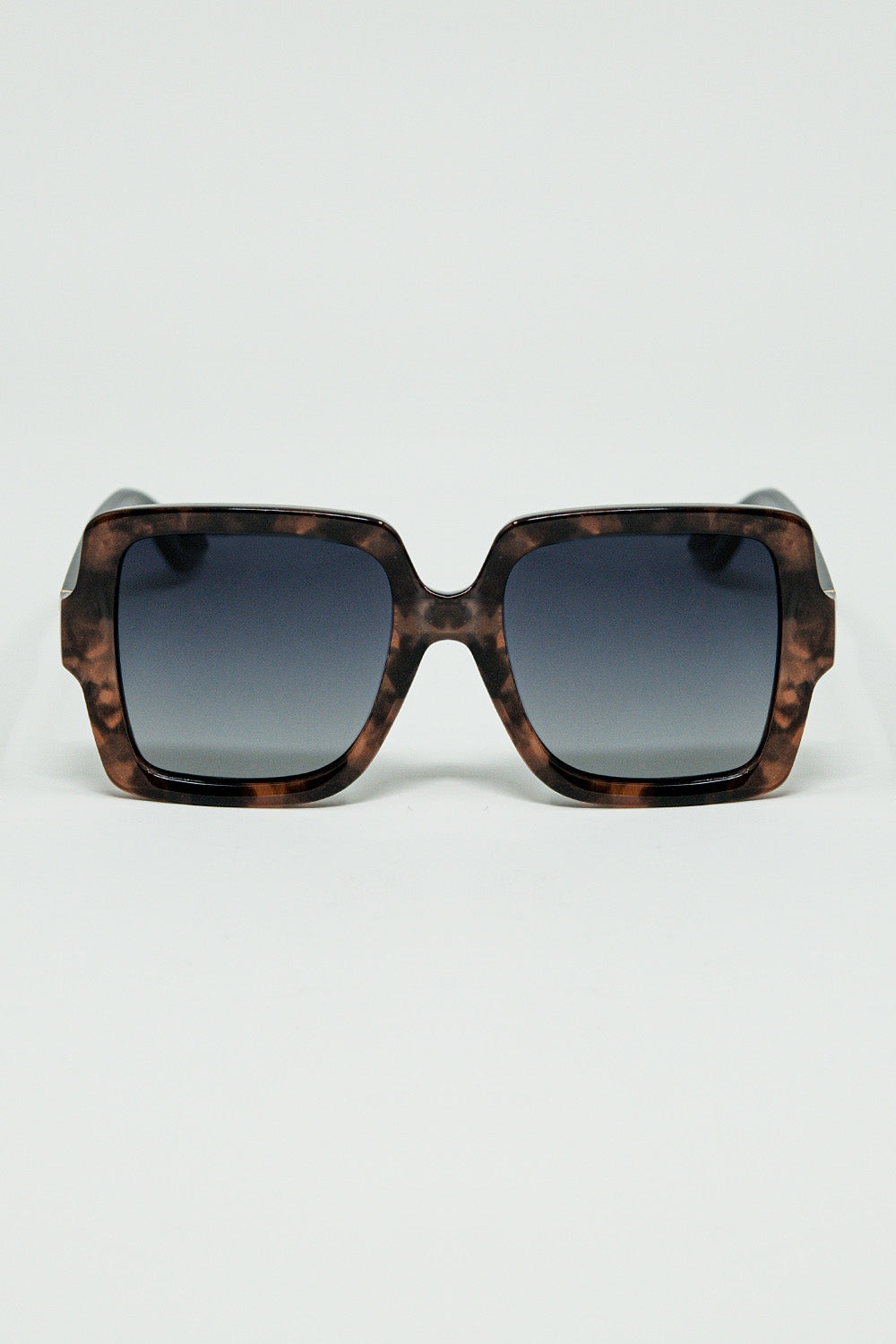Q2 Gafas de sol con montura estampada marrón y patillas negras