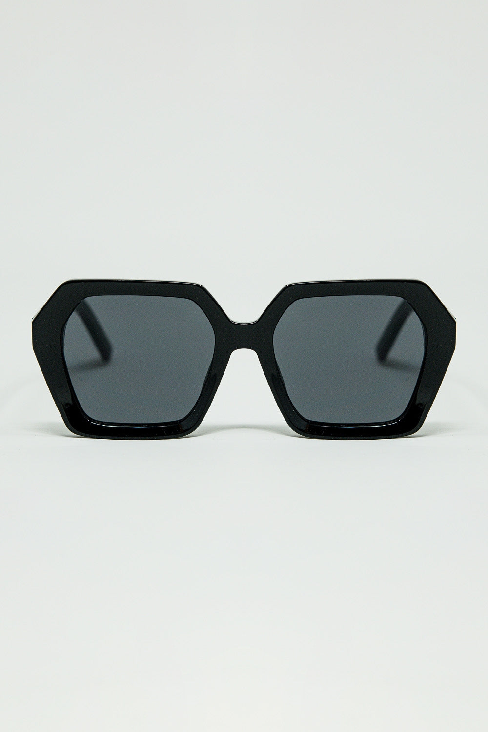 Q2 Gafas de sol con montura geométrica en color negro