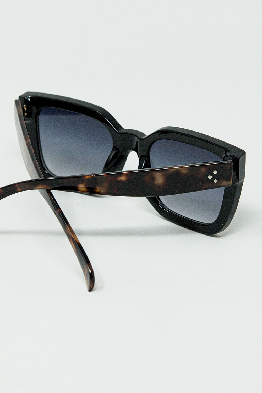 Gafas de sol cuadradas con estampado animal en el lateral