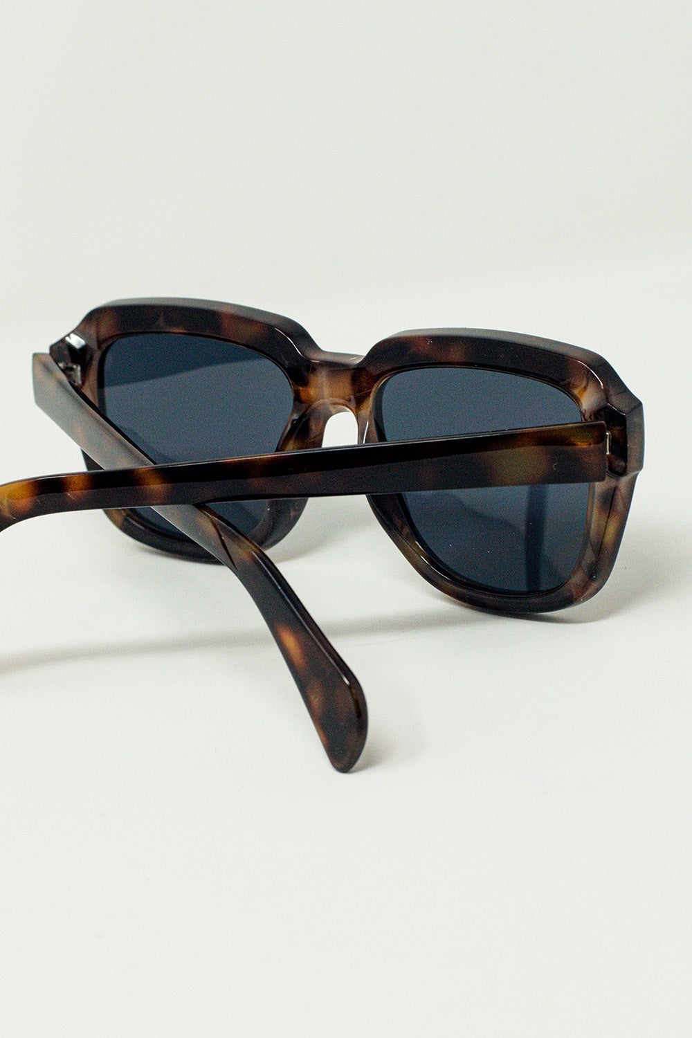 Gafas de sol cuadradas con montura de carey marrón oscuro
