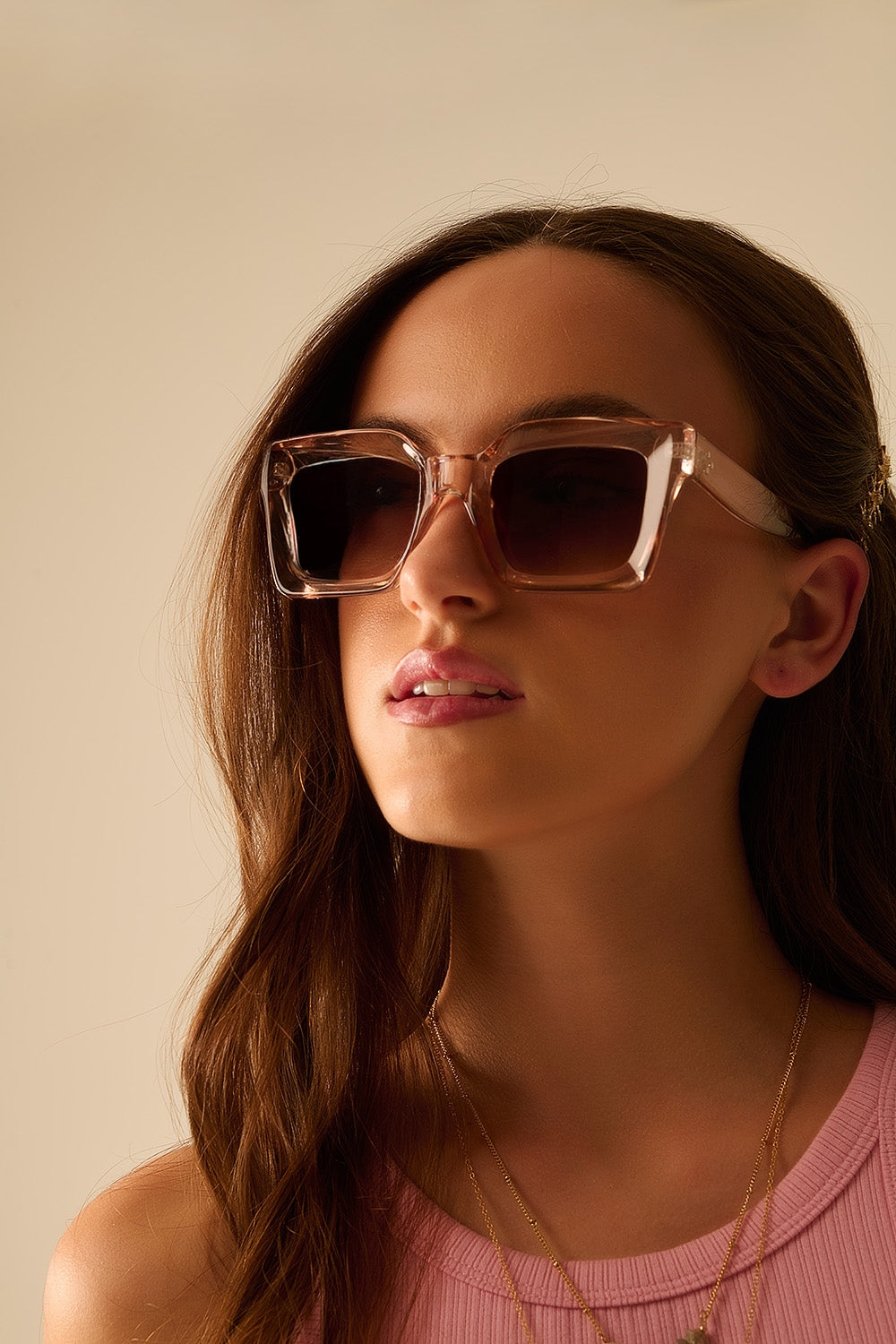 Gafas de sol cuadradas de los 90 en beige