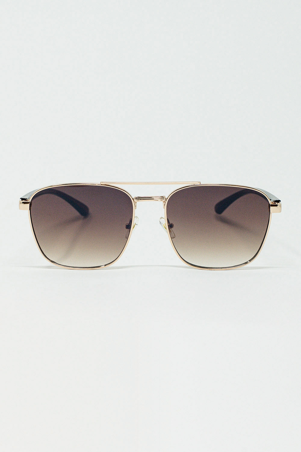 Gafas de sol cuadradas de metal con lentes ahumadas marrones