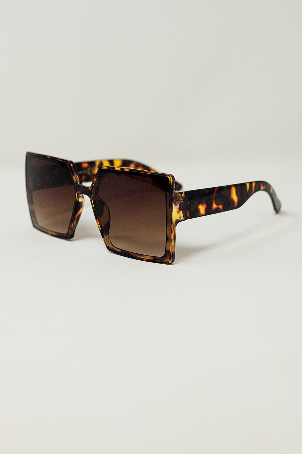 Gafas de sol cuadradas extragrandes en marron