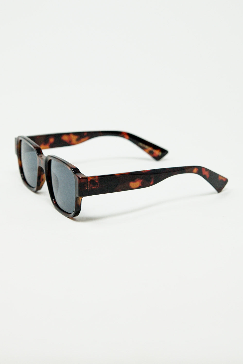 Gafas de sol cuadradas gruesas marrones en gris cristal