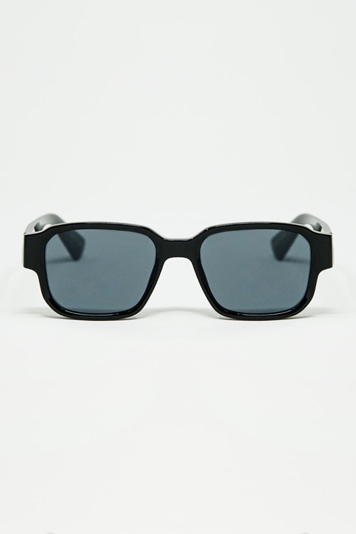 Gafas de sol cuadradas gruesas negras en gris cristal