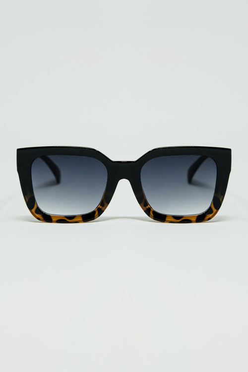 Gafas de sol cuadradas marrones con degradado en animal