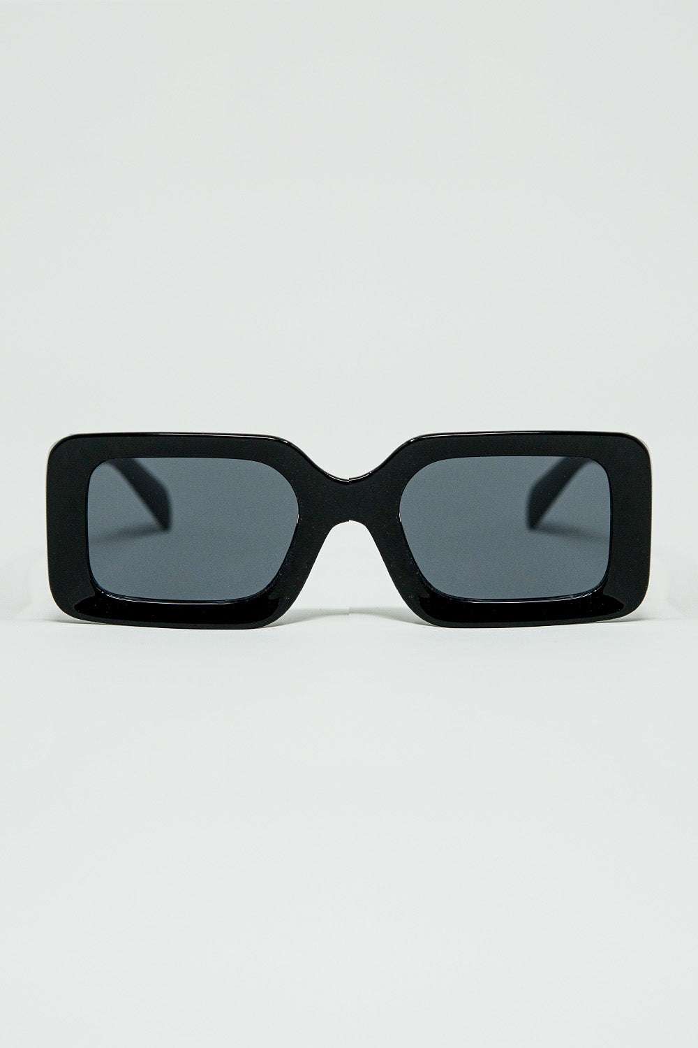 Q2 Gafas de sol cuadradas negras con detalle en el lateral