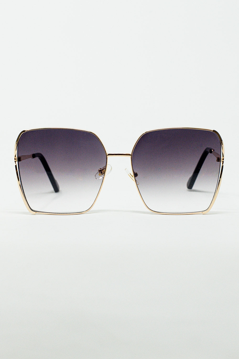 Q2 Gafas de sol cuadradas oversize de metal con lentes degradadas negras
