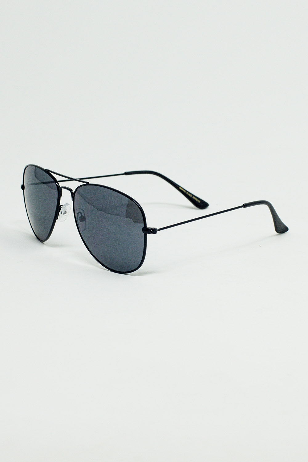 Gafas de sol de aviador retroCon cristales ahumados en negro