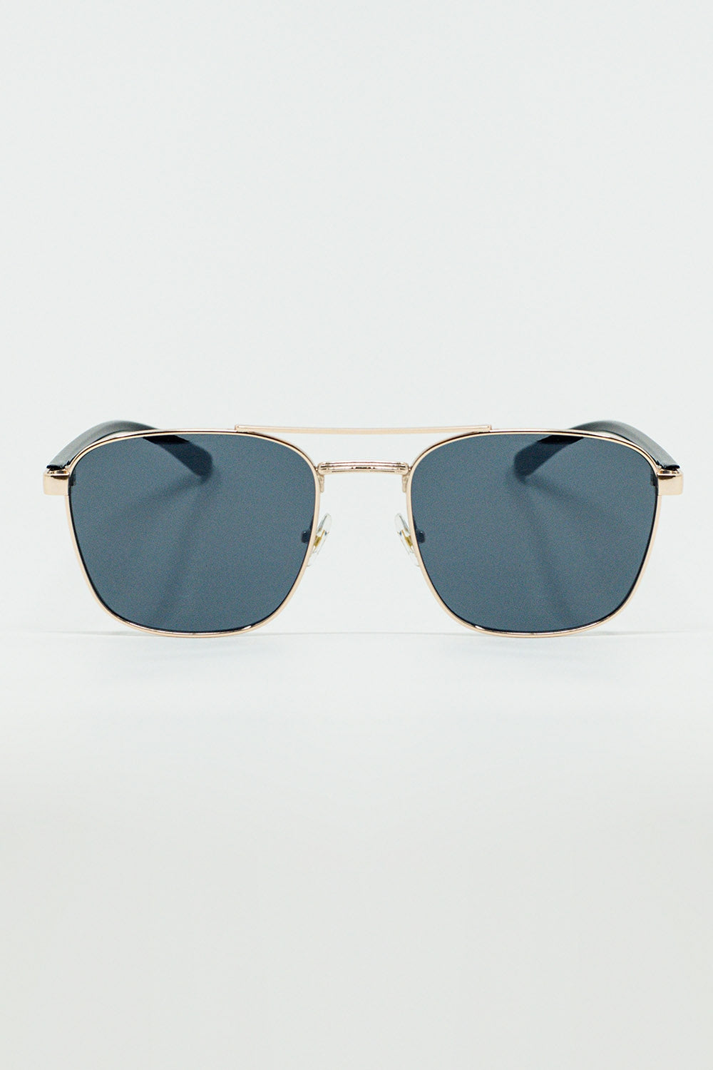 Q2 Gafas de sol de metal cuadradas con lentes ahumadas negras