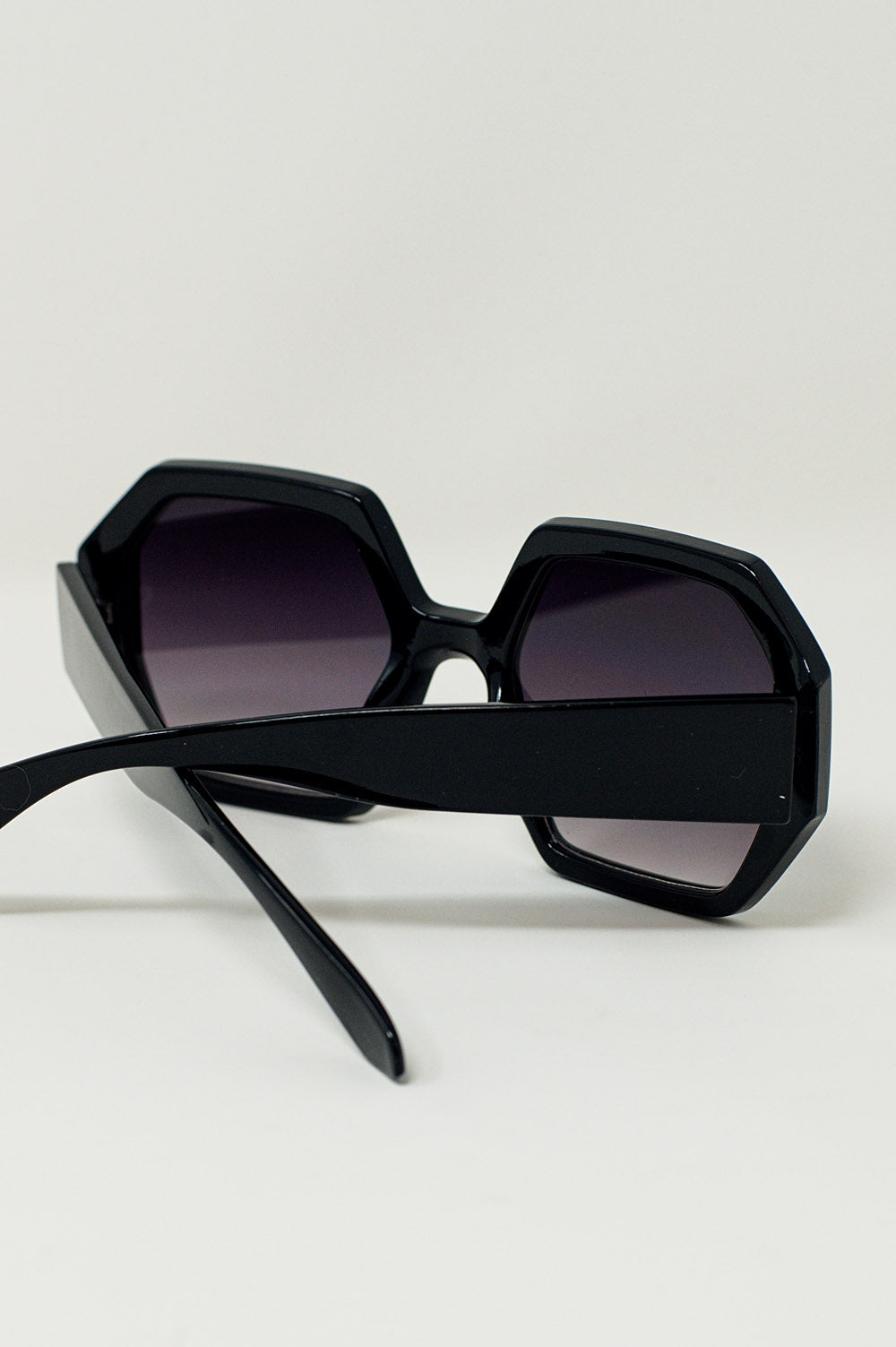 Gafas de sol hexagonales y extra grandes vintage en negro