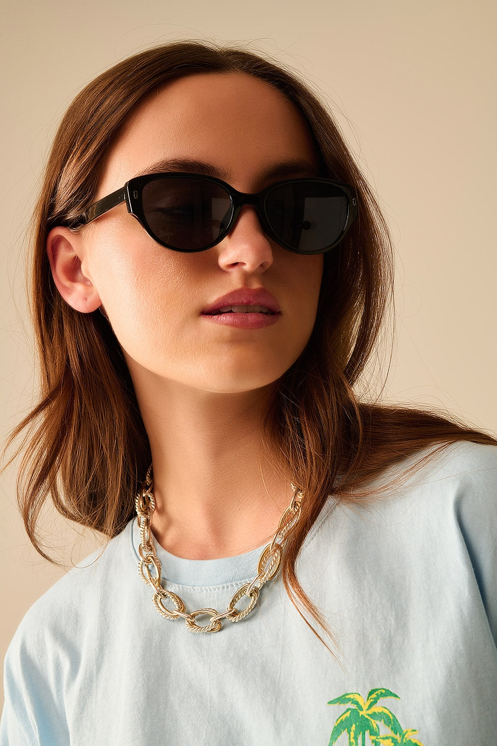 Q2 Gafas de sol ovaladas En montura negra