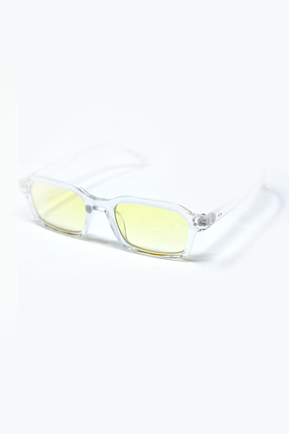 Gafas de sol rectangulares con montura transparente de acetato grueso y cristales ahumados amarillos