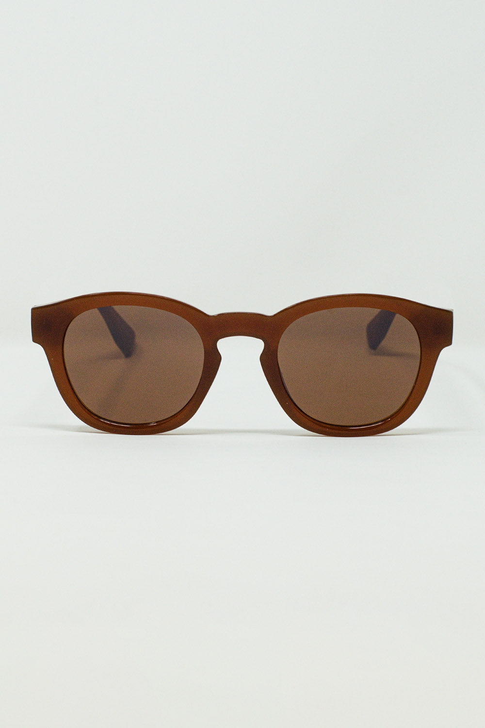 Q2 Gafas de sol redondas de los 90 con cristales tintados marrones y montura marrón claro