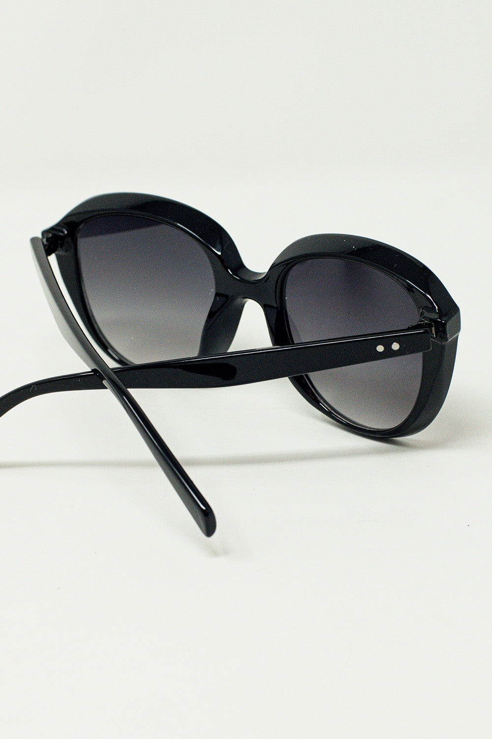 Gafas de sol redondas grandes en negro