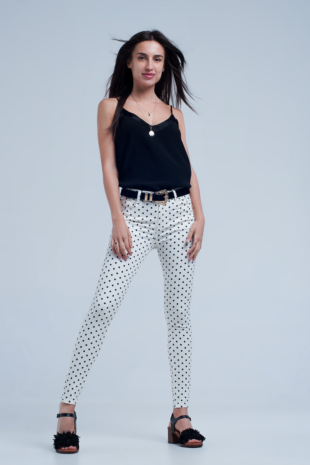 Jeans blancos con estampado de lunares