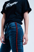 Q2 Jeans boyfriend  azul oscuro con banda lateral roja